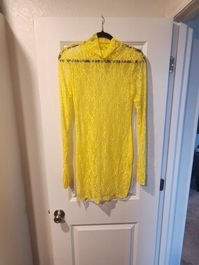 Yellow Lace Long-Sleeve Bodycon Dress